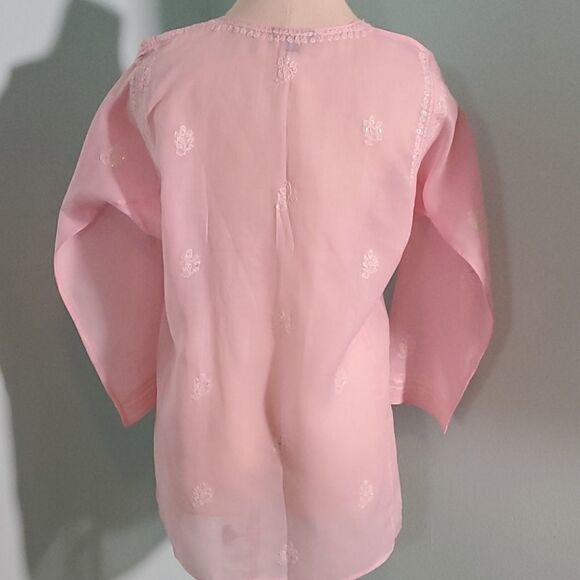 Sam Hilu, tunic top or dress? Over sized Small, pink.‎ Little bling. - Picture 6 of 7